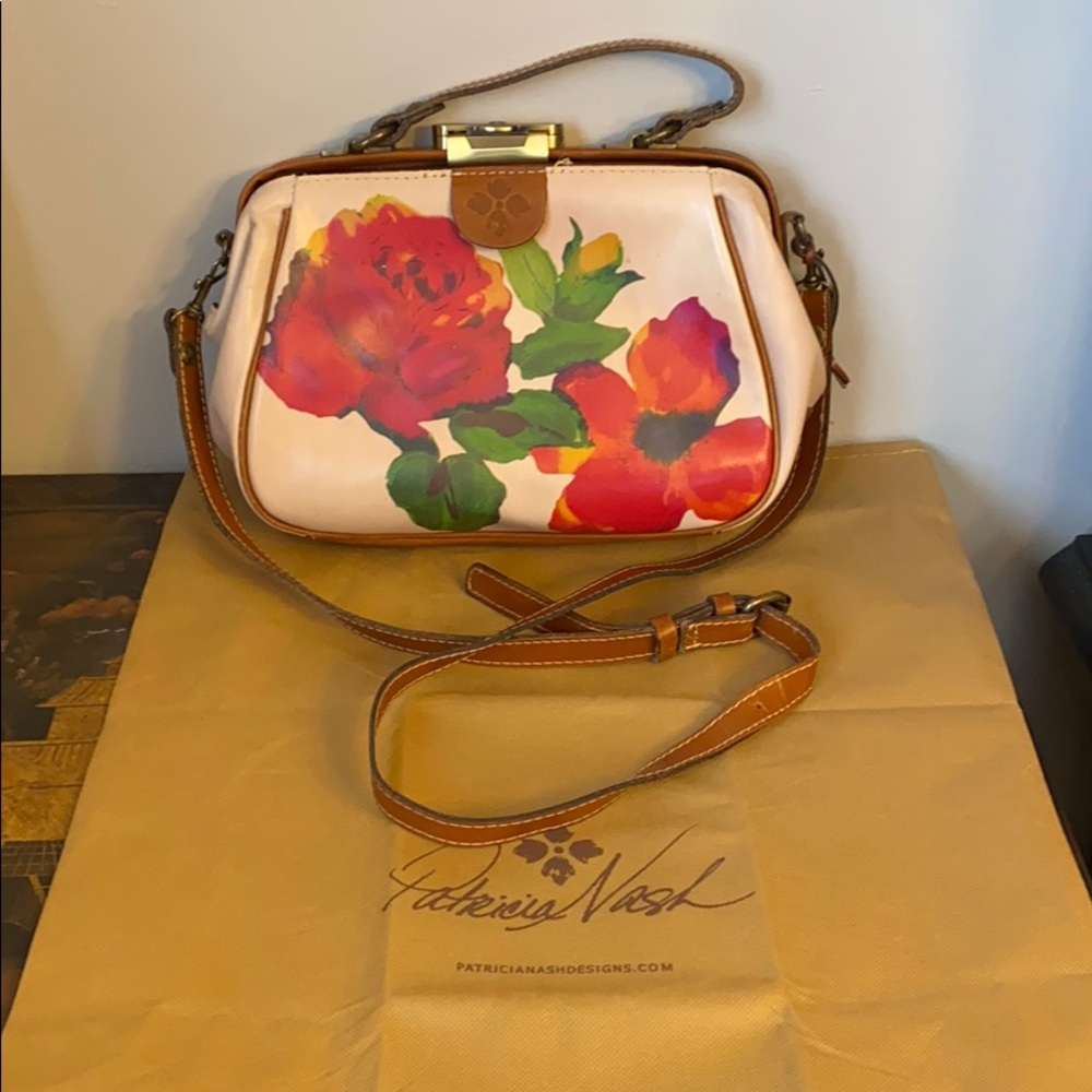 Patricia Nash - Rose Patterned Clasp Closure